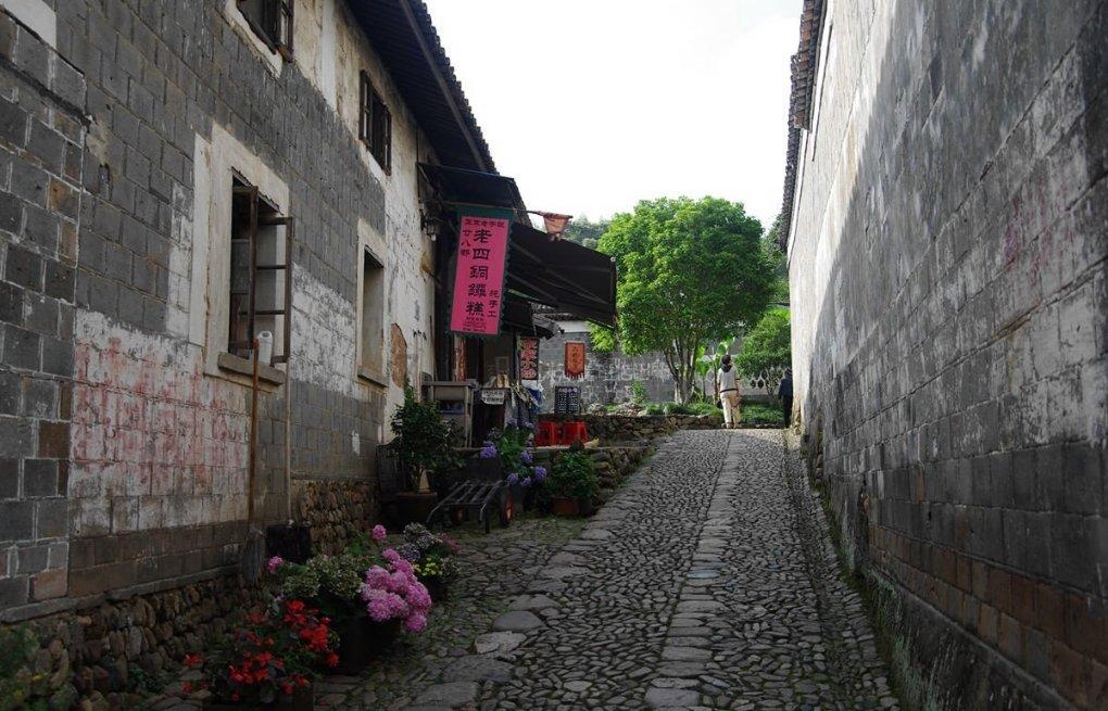 呼和浩特市回民区禁毒办:打好“禁毒预防针” “禁毒流动课堂”进车站